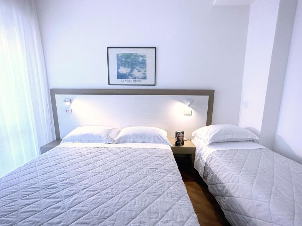 Aura Living Hotel リミニ エクステリア 写真